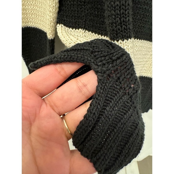 Olive & Oak Sweater Ivory & Black Striped Criss Cross Back Size Medium - Picture 9 of 9